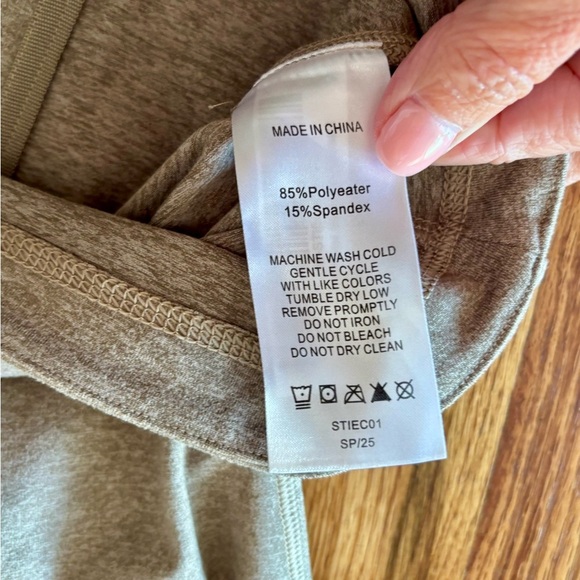 Quince Women's Beige Zip-Up Performance Hoodie - Size Small - EUC - Picture 6 of 9